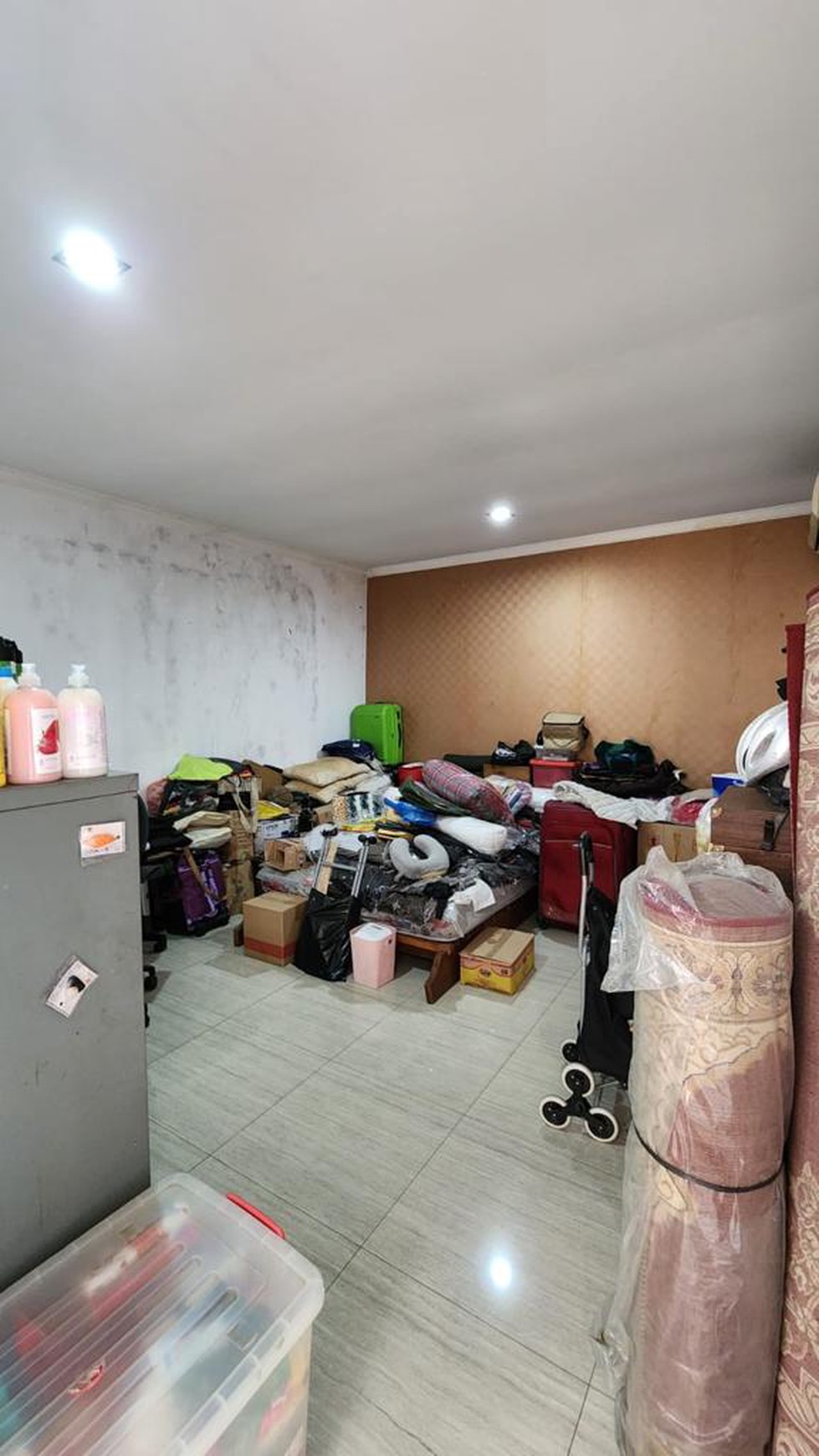 Rumah Siap Huni dengan Ceiling Tinggi dan Lingkungan Asri @Cimandiri, Bintaro