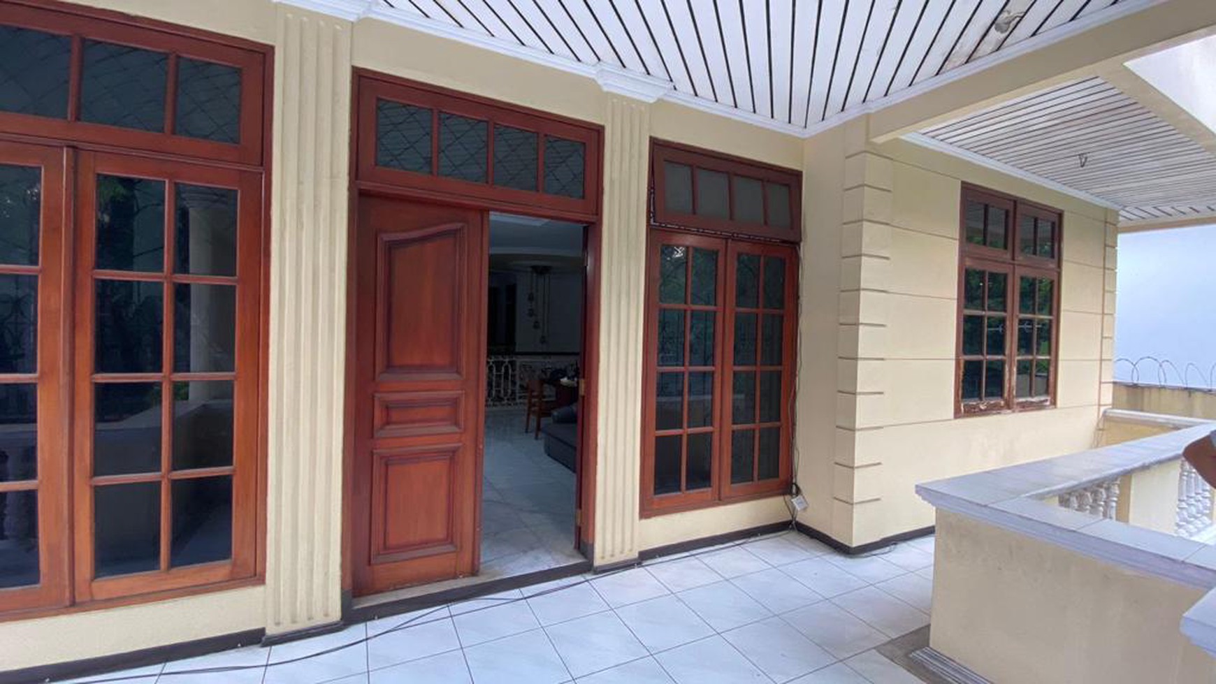 Disewakan rumah 2 Lantai Jalan Panglima Polim Jakarta Selatan