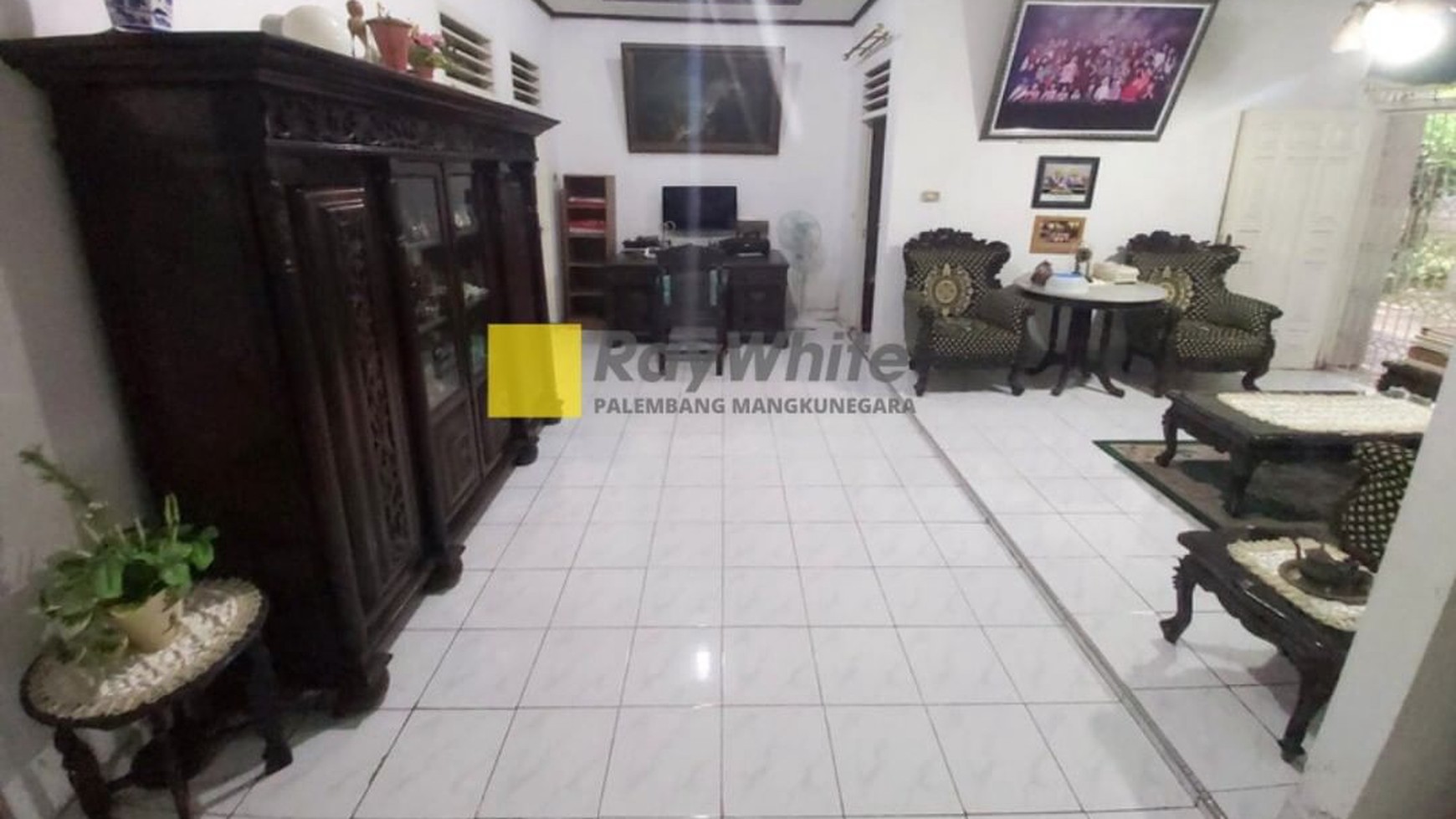 DI JUAL RUMAH BESERTA USAHA 