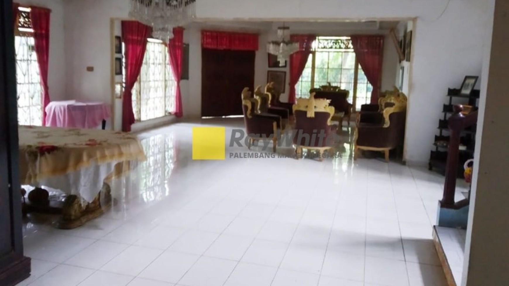 DI JUAL RUMAH TENGAH KOTA 