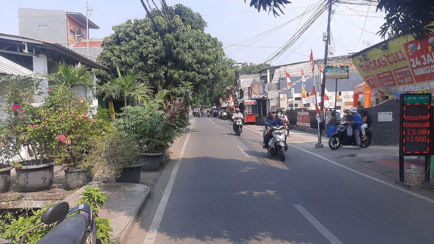 Rumah dua Lantai di Kayu Manis Jakarta Timur 