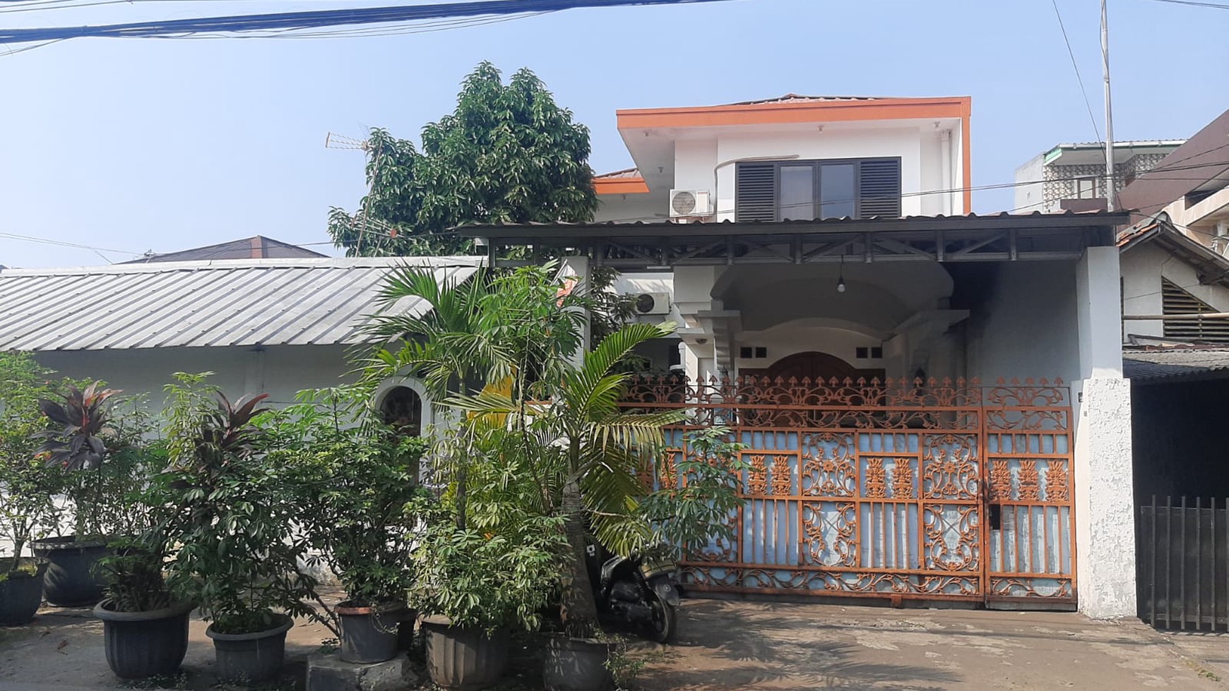 Rumah dua Lantai di Kayu Manis Jakarta Timur 