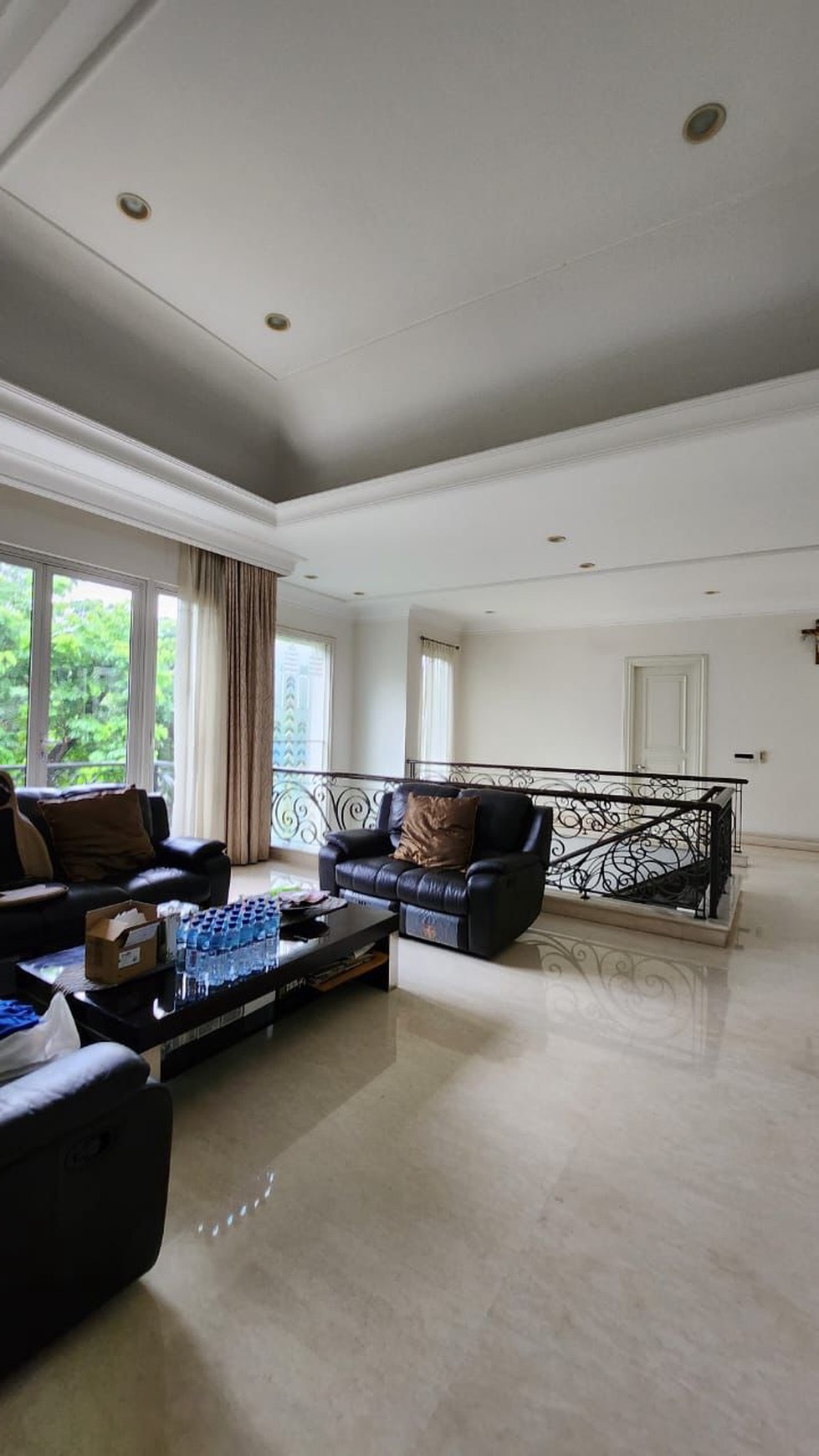 Rumah Graha Famili Surabaya Full MARMER + Golf View + Lokasi Bagus - TerMURAH 