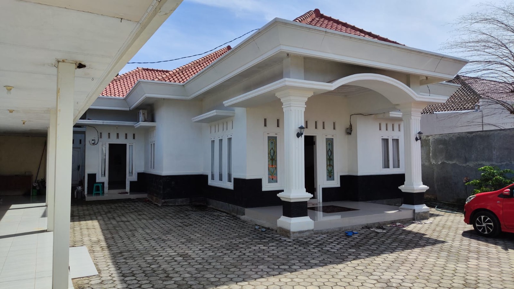 Dijual Rumah Mewah Tanah 607 m2 + 5 Kamar Eks Klinik di Way Kandis