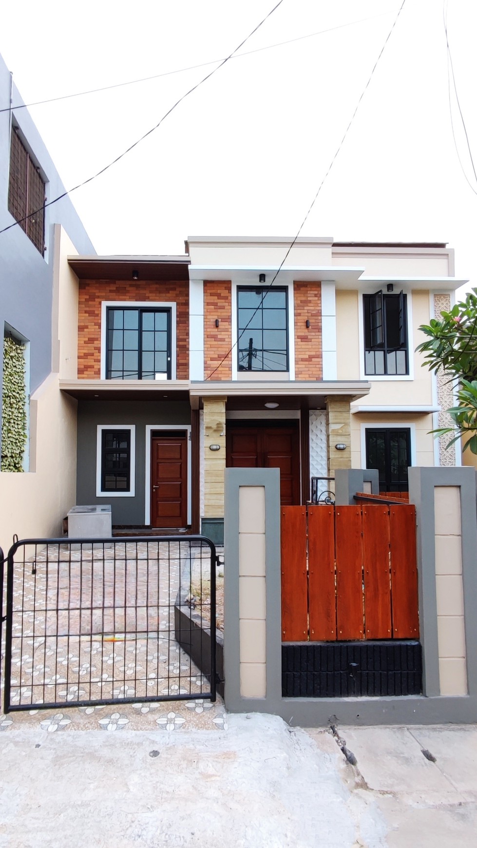 Flash Sale. Rumah bagus Griya Loka, BSD