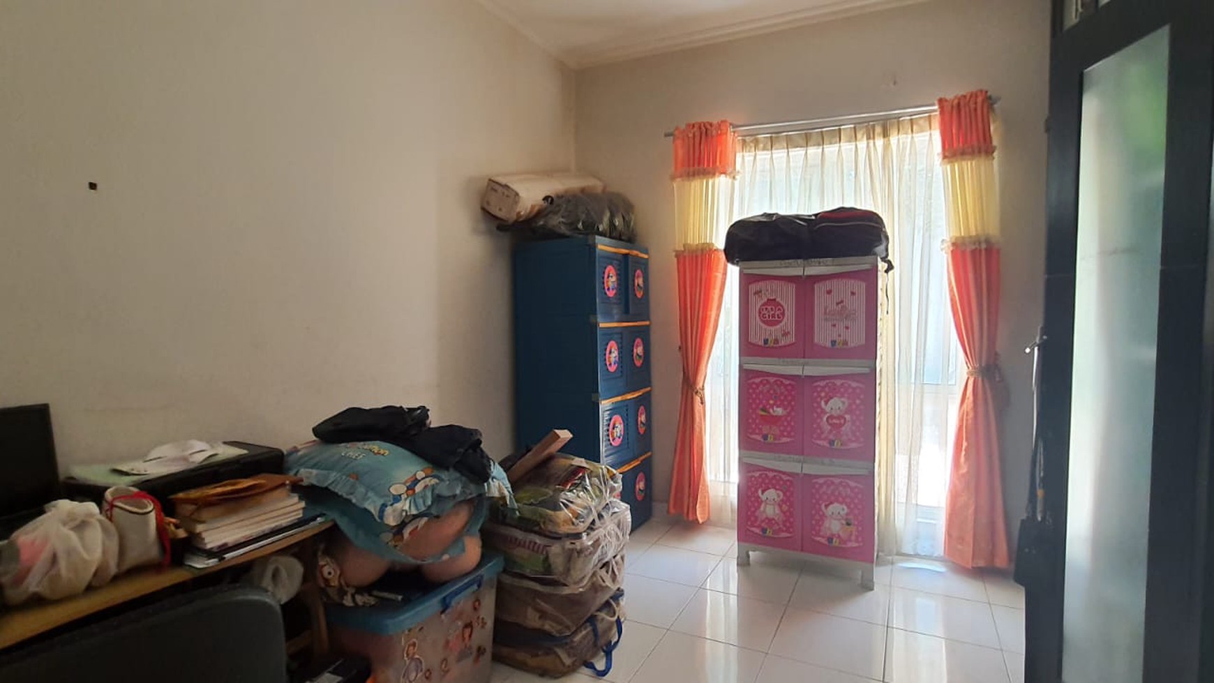 Rumah Sewa Full Furnished di Bellevue Kota Wisata 