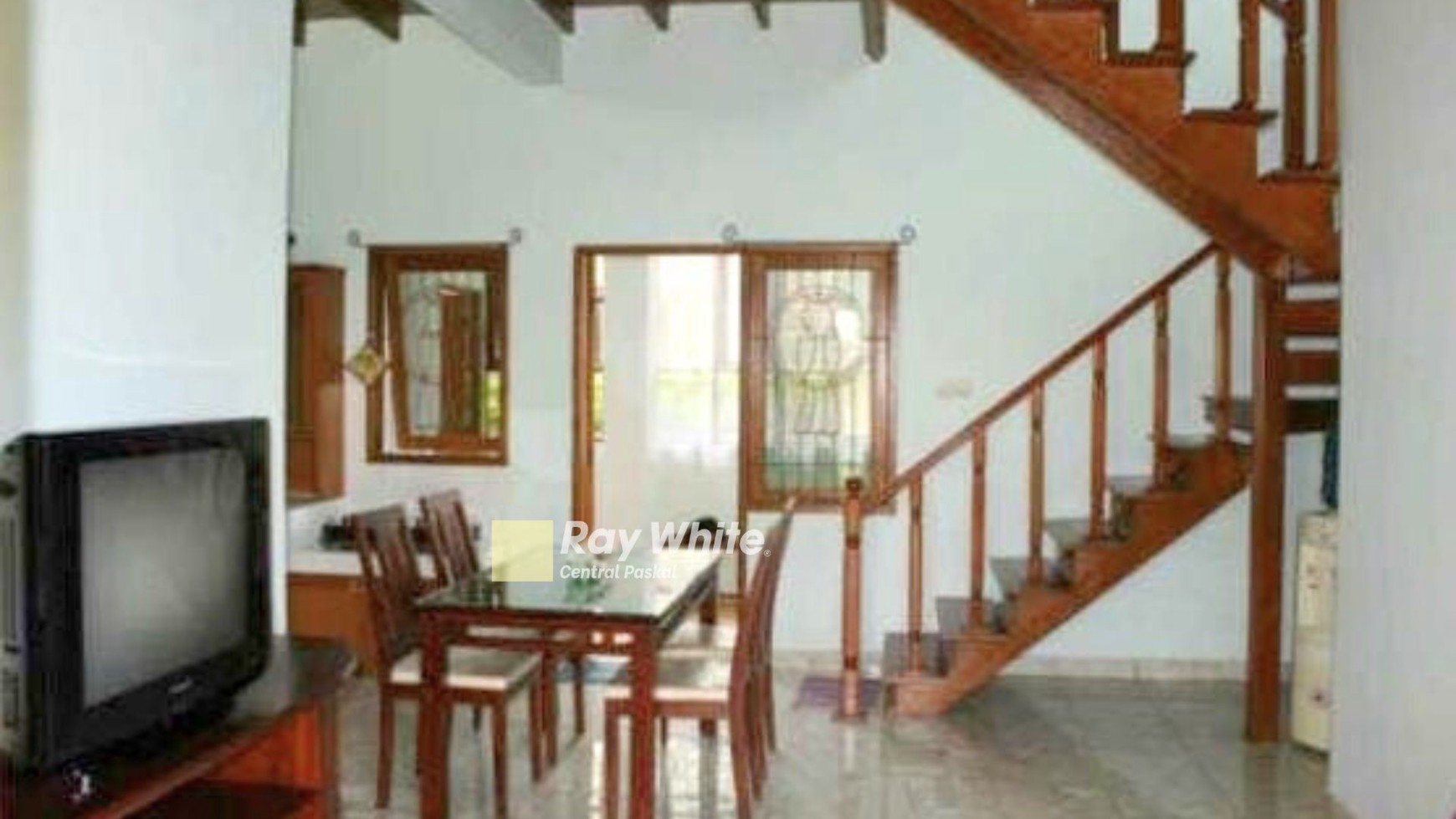 DIJUAL VILLA ISTANA BUNGA