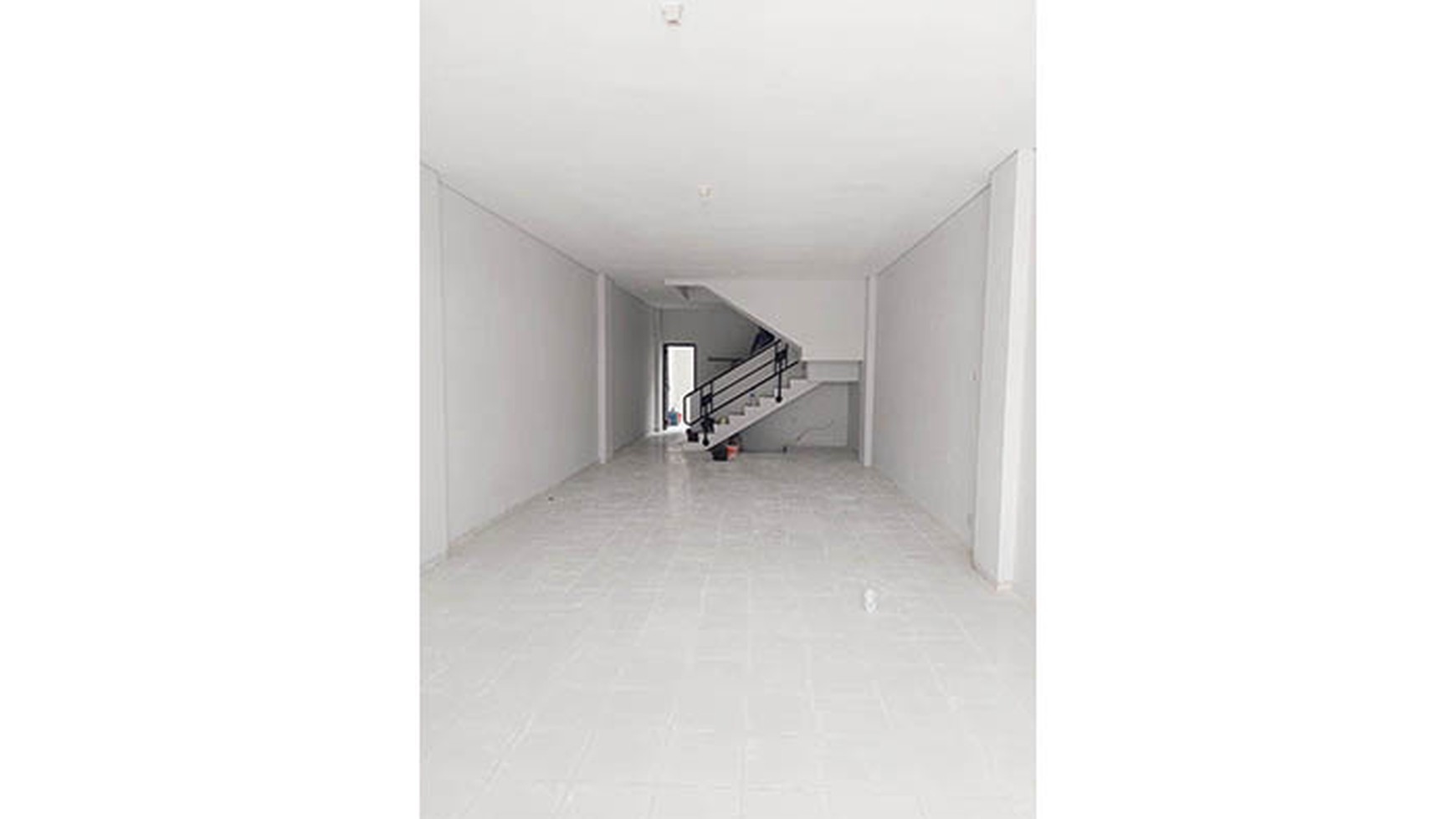 Ruko Gandeng Bukit Gading Indah, Kelapa Gading, Luas 8,6x19m2