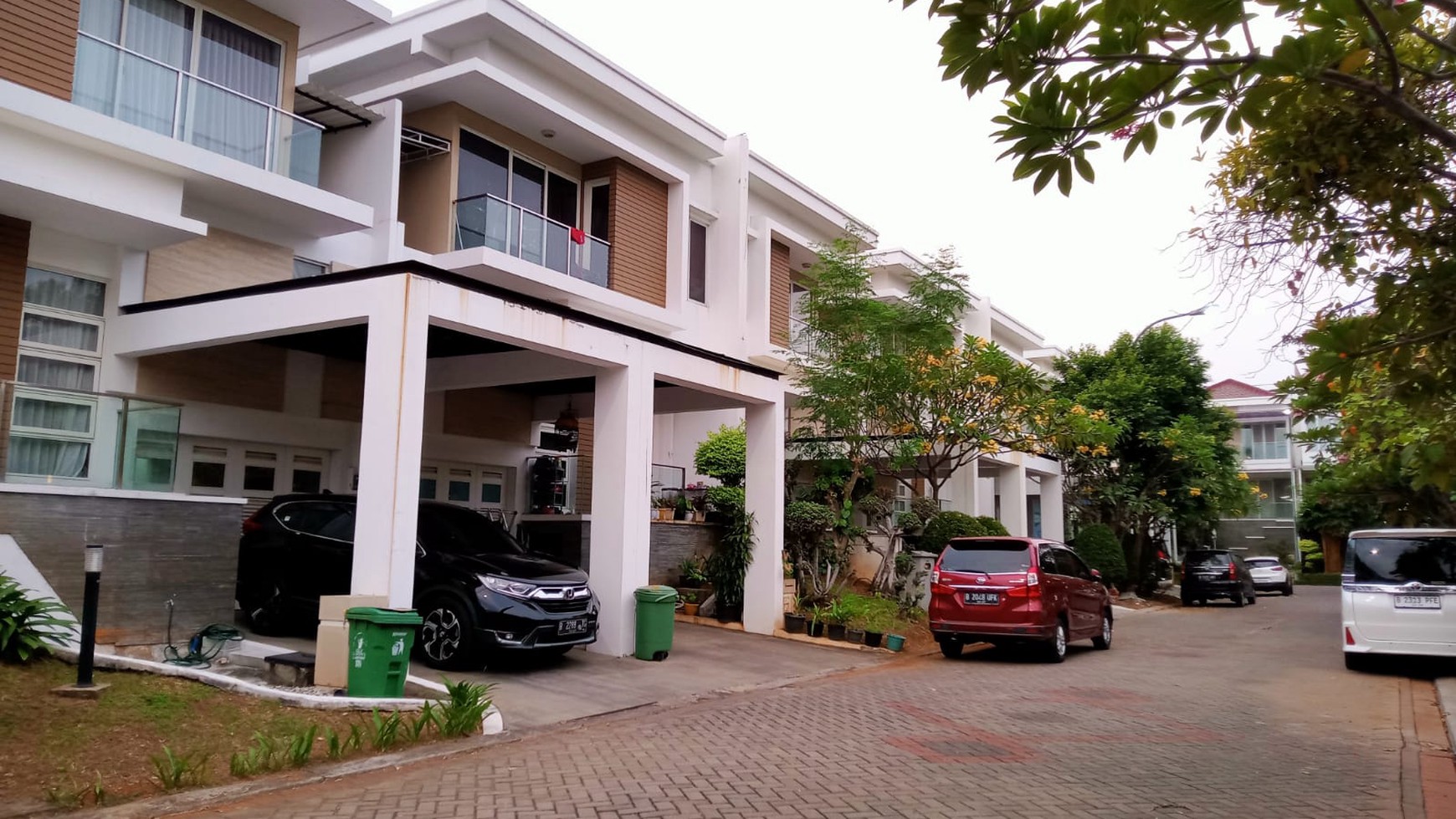 Rumah Cakep 2.5 Lantai di Golf Residence Kemayoran Jakarta Pusat