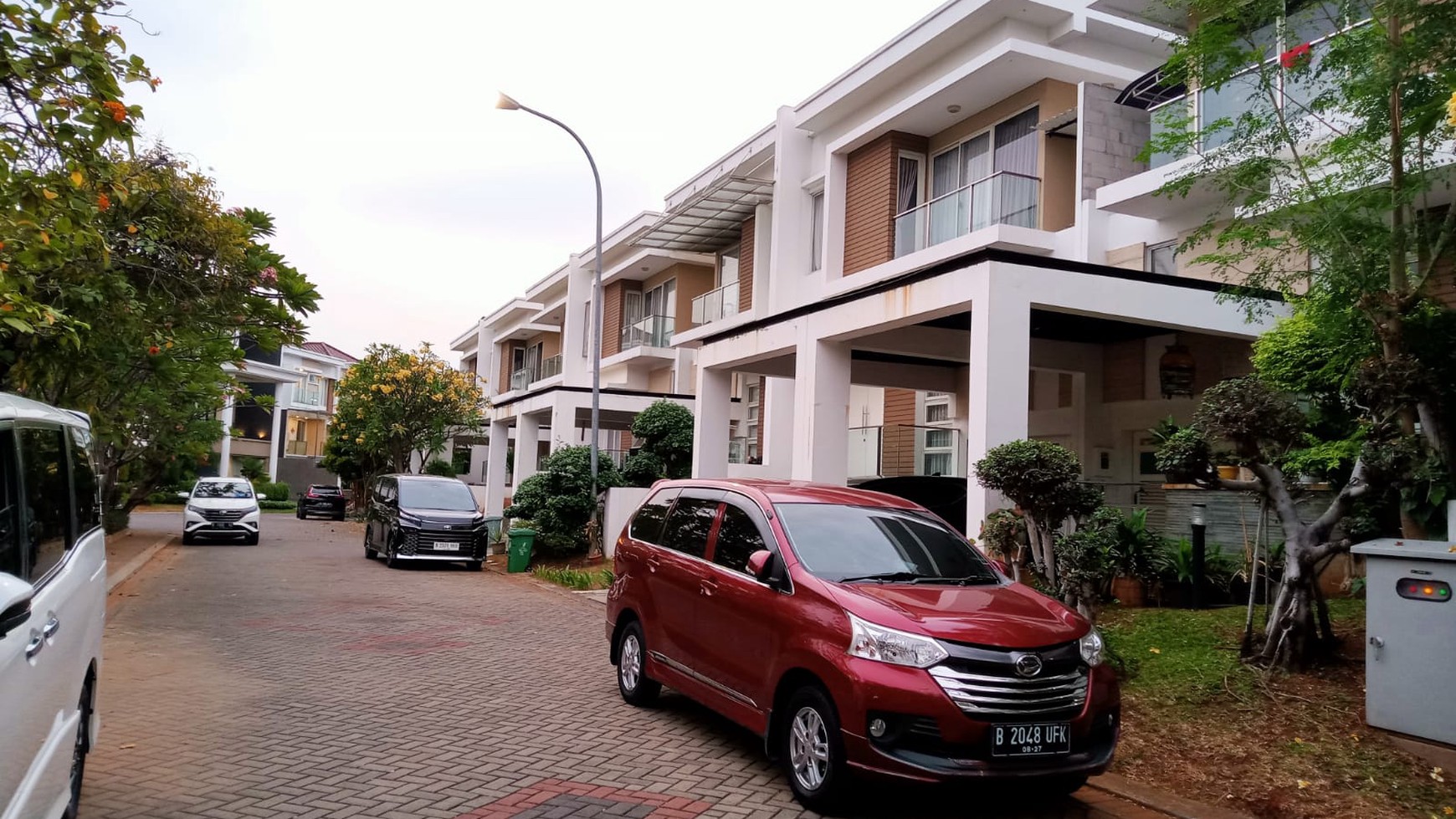 Rumah Cakep 2.5 Lantai di Golf Residence Kemayoran Jakarta Pusat