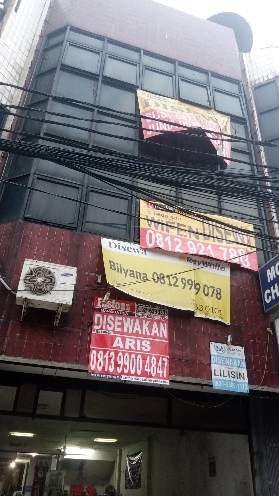 Ruko di jalan Utama peruntukan office / Bank