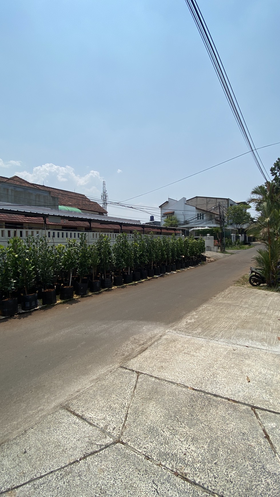 Rumah baru 2 lt Nyaman Kavling DKI Meruya. Strategis, akses tol.