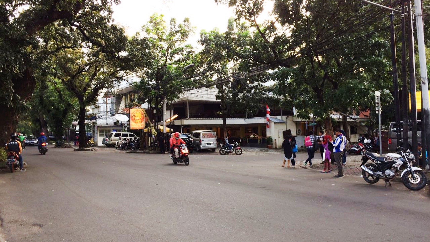 Di Jual Ruang usaha/kantor lokasi strategis, kantor bagus, cocok untuk usaha.