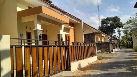 RUMAH BARU SIAP HUNI, HARGA DIBAWAH 600 JUTA, SAMBISARI, SLEMAN.