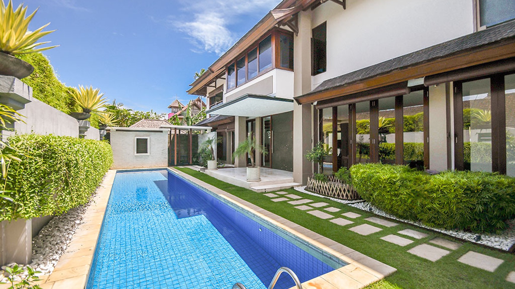 Luxury 3 Bedroom Pool Villa  close to Seminyak Beach