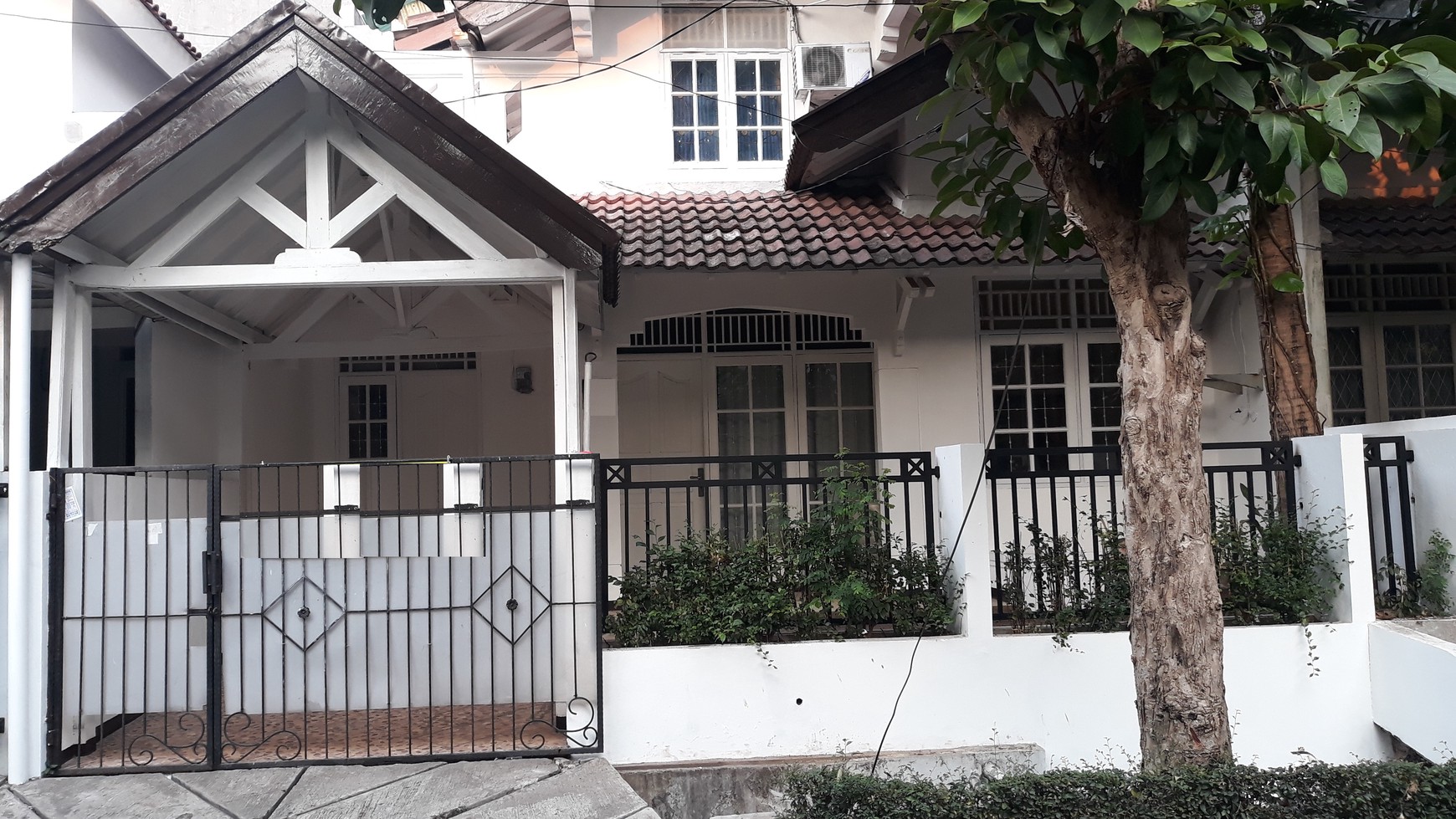 Rumah 2lt di sek 5 Bintaro Jaya Tangsel.