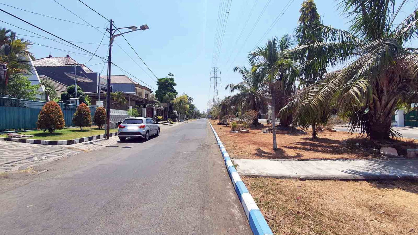 Rumah di Sukomanunggal Jaya Surabaya Barat, bisa untuk rumah tinggal/kantor, Row Jalan Lebar, SIAP HUNI