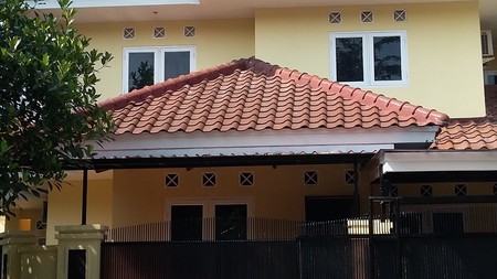 Rumah siap huni di bintaro sektor 9