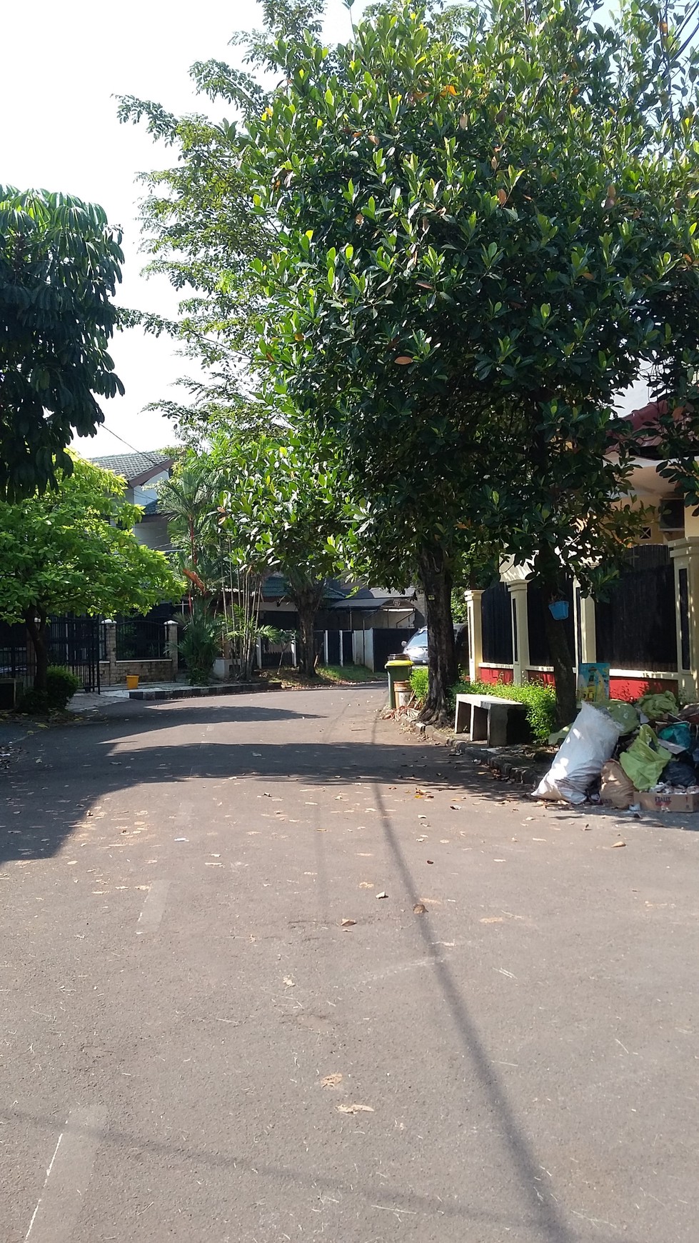 Rumah siap huni di bintaro sektor 9