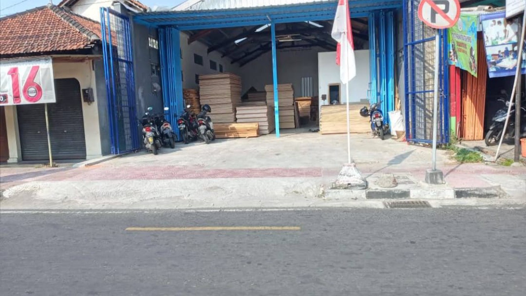 GUDANG DITENGAH KOTA JOGJA DI JALAN SURYOWIJAYAN