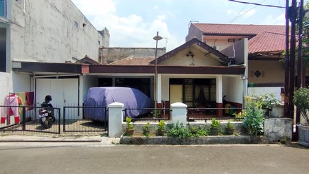 Rumah Hitung Tanah di Sayap Gatot Subroto, Bandung