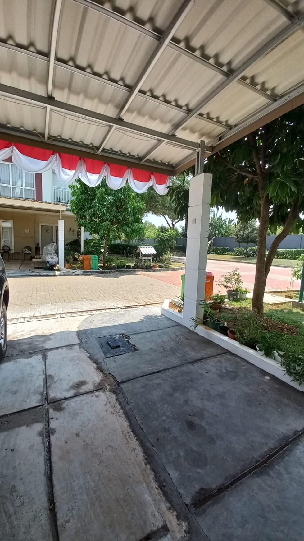 Rumah Asri Terawat di Summarecon Emerald Karawang