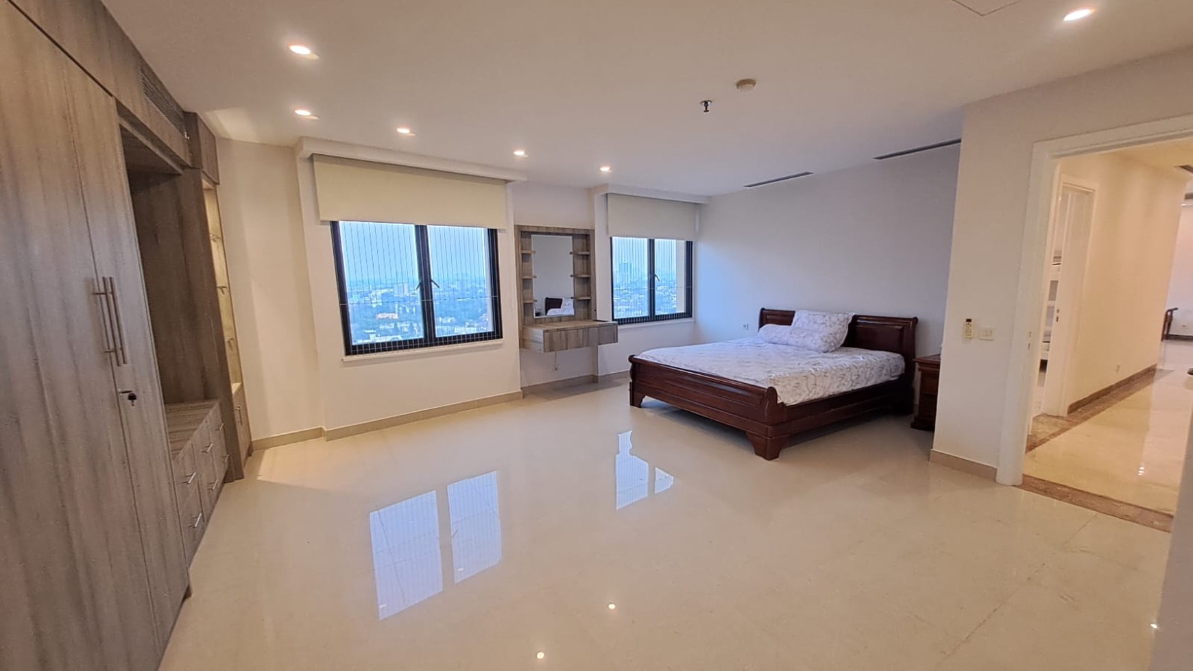 Apartemen Mewah & Strategis Kusuma Chandra SCBD / Luxury Apartment in SCBD Sudirman Jakarta 