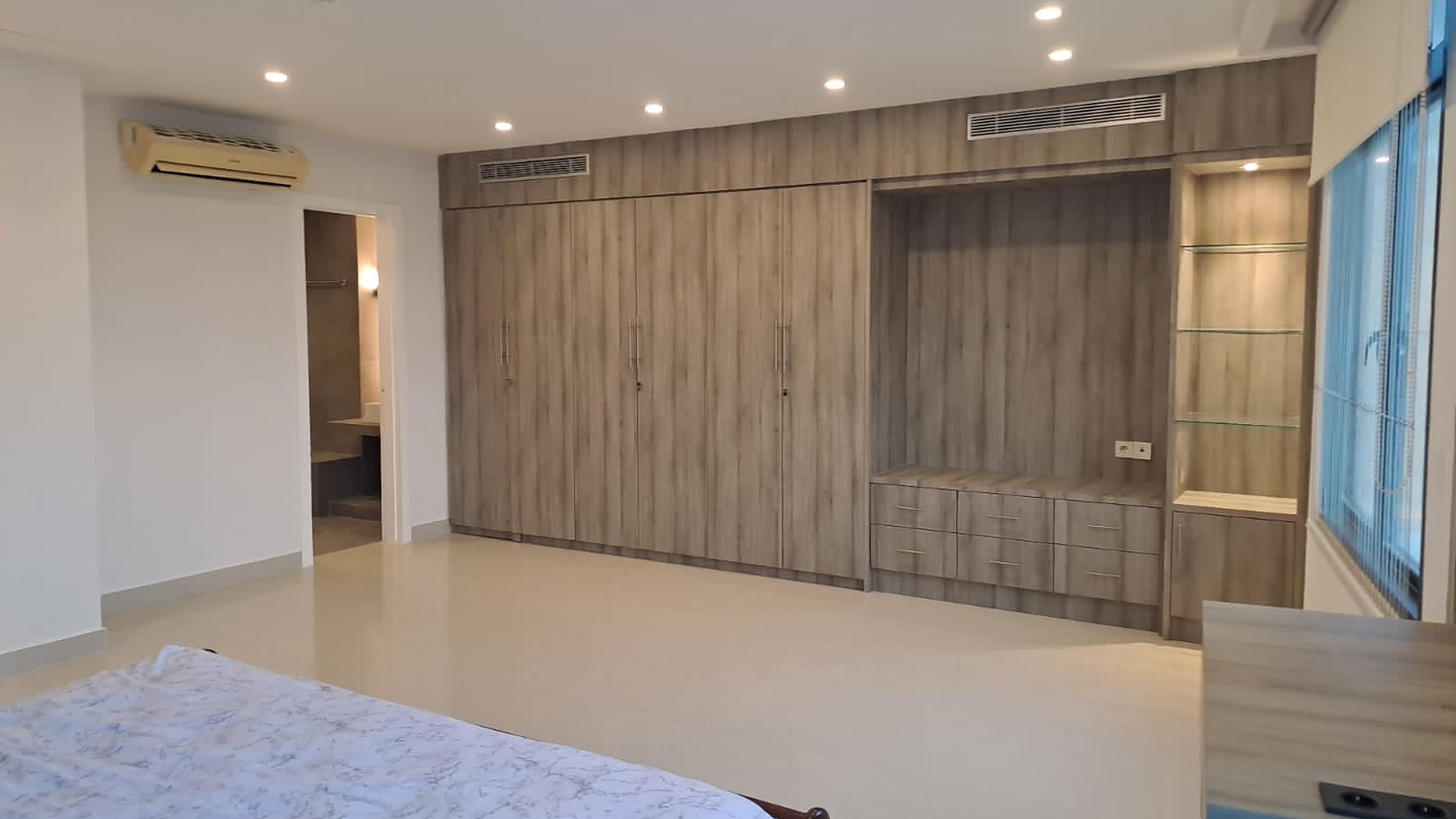 Apartemen Mewah & Strategis Kusuma Chandra SCBD / Luxury Apartment in SCBD Sudirman Jakarta 