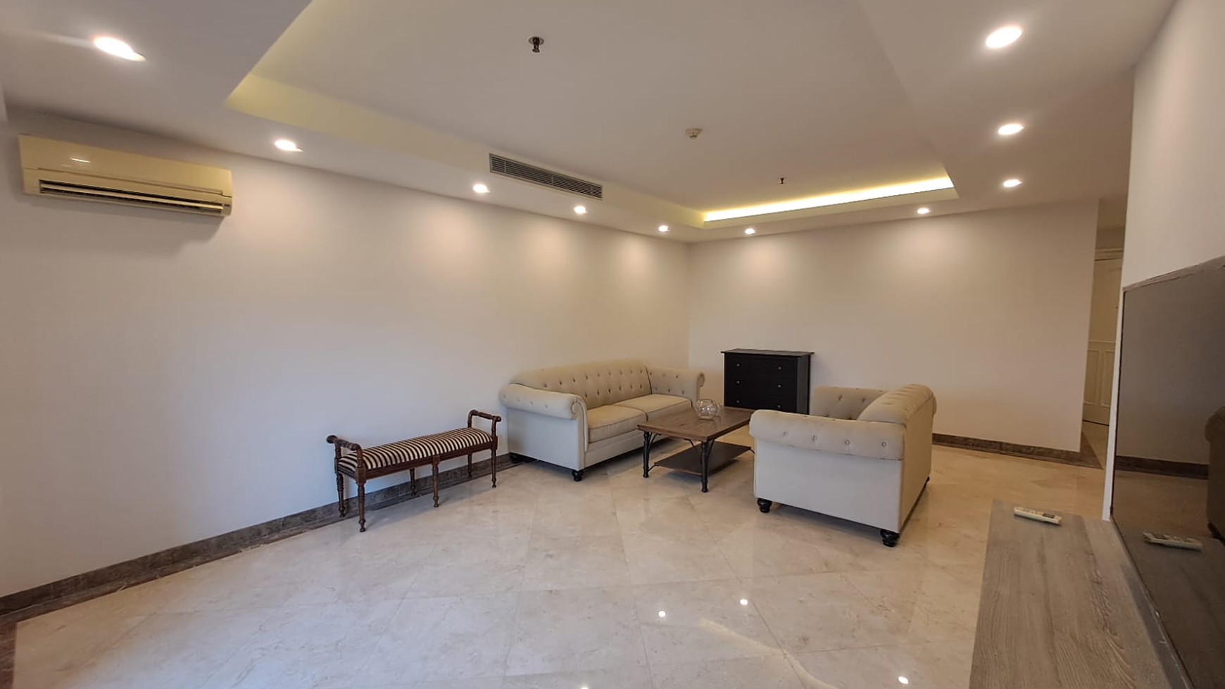 Apartemen Mewah & Strategis Kusuma Chandra SCBD / Luxury Apartment in SCBD Sudirman Jakarta 