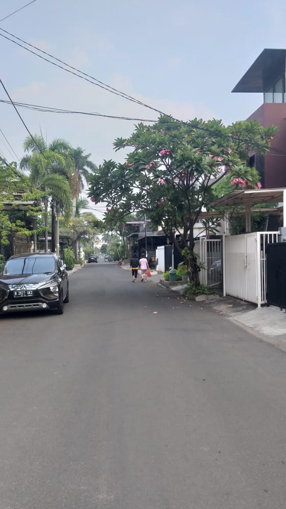 Rumah 2 lantai di Janur Elok