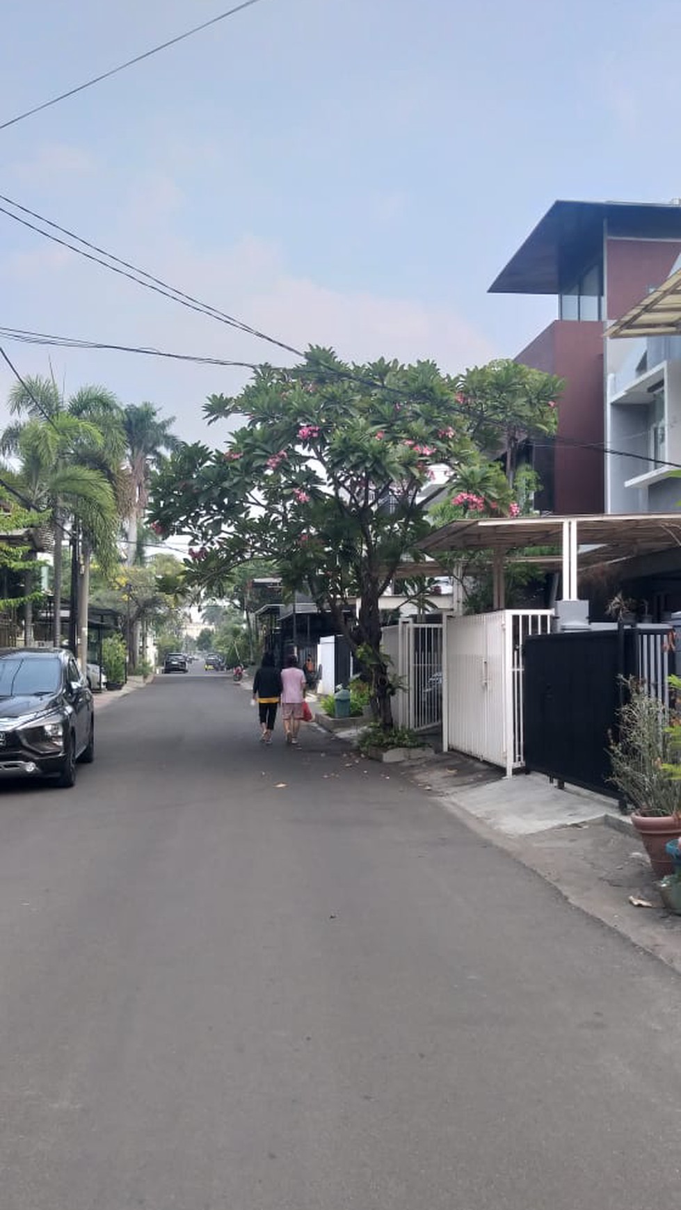 Rumah 2 lantai di Janur Elok