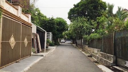 Rumah Bagus Di Jl Kesehatan, Bintaro Jakarta Selatan