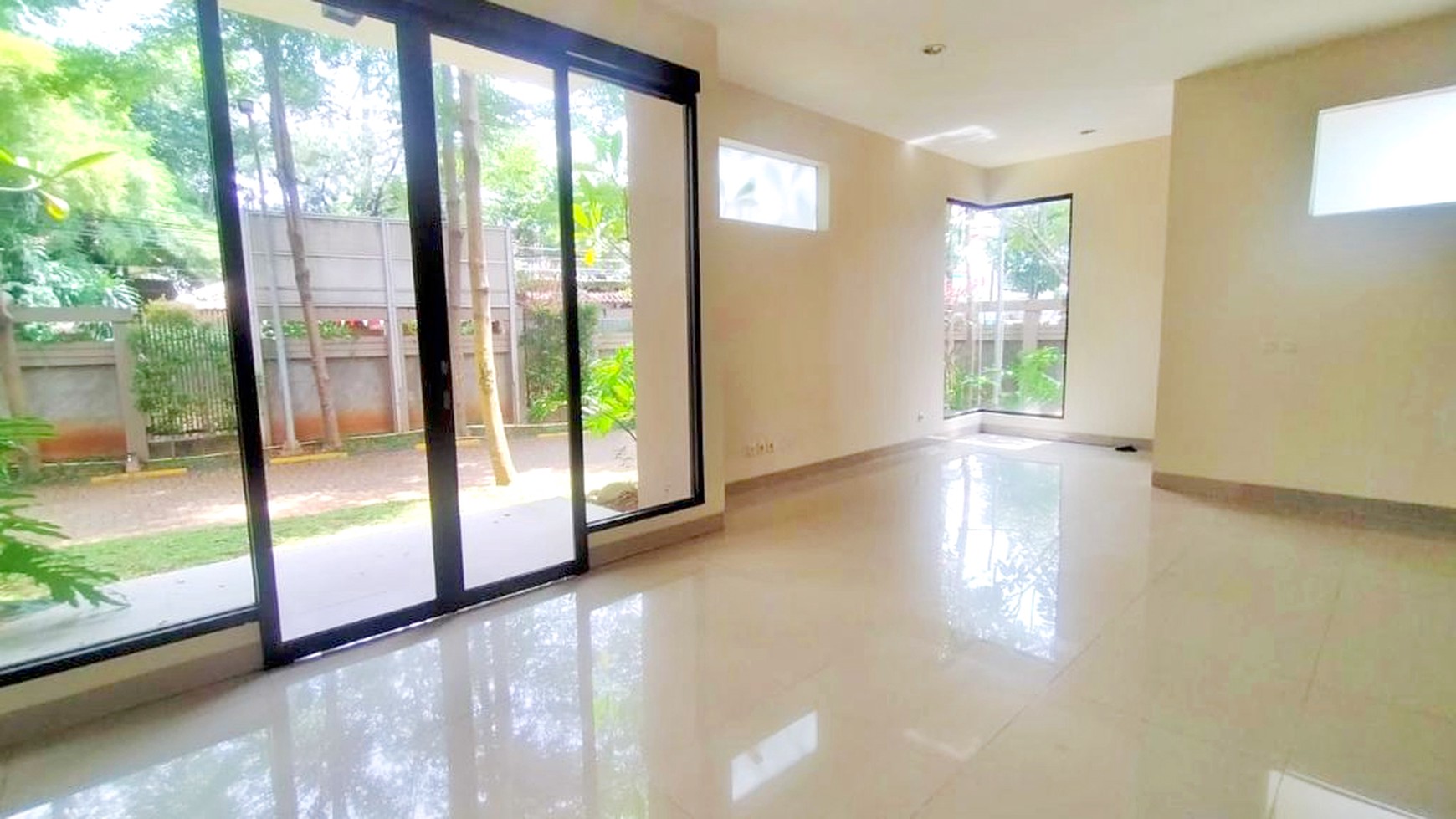 Rumah Siap Huni, Posisi Hoek di Vinaya Terrace Bintaro