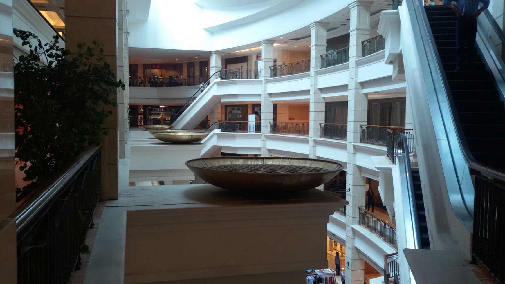 Ruang Usaha Siap Pakai Di Lingkungan Apartemen & Perkantoran Di Area Mega Kuningan