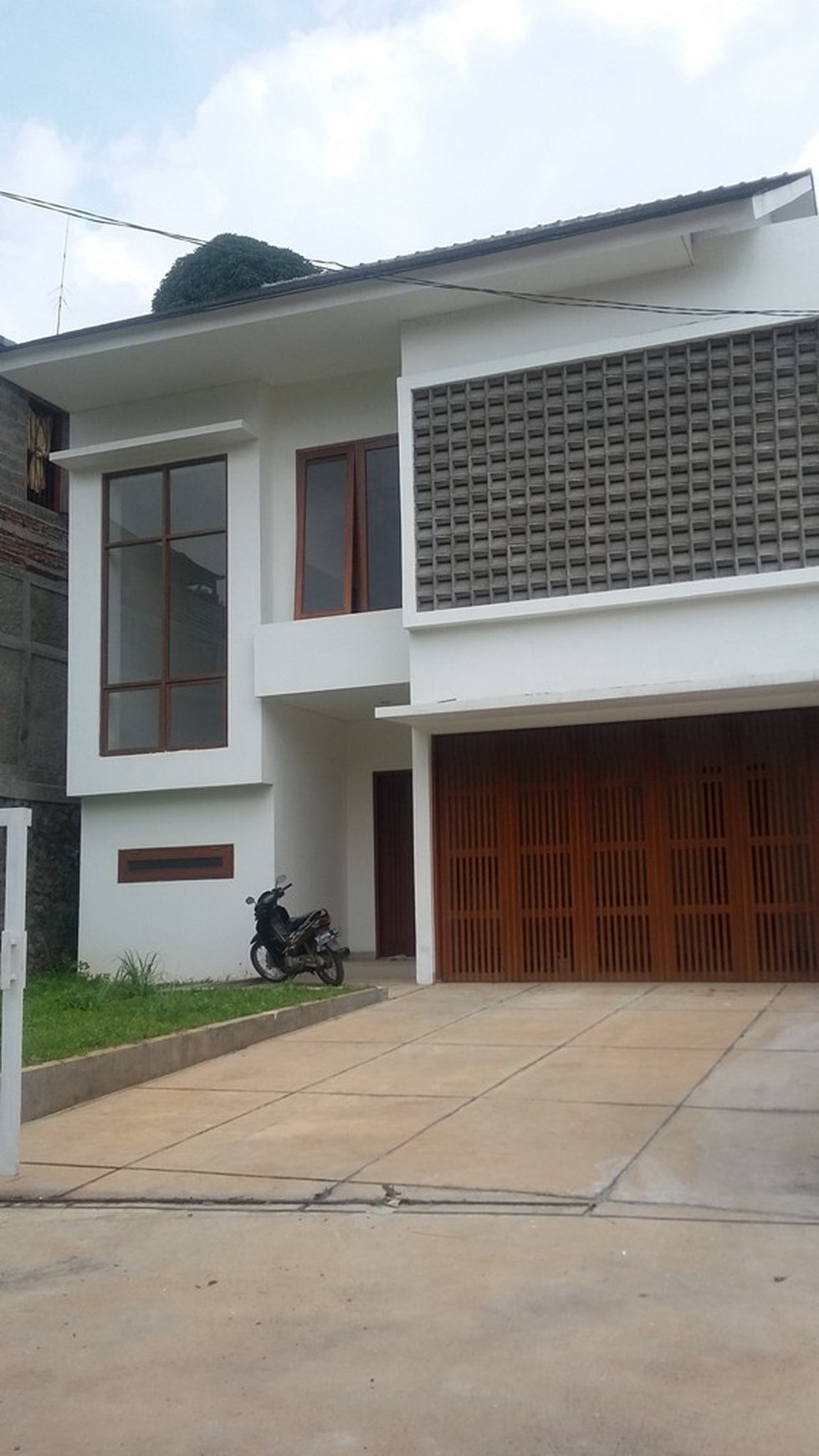 Rumah Cantik siap huni di Sektor 6 Bintaro Jaya