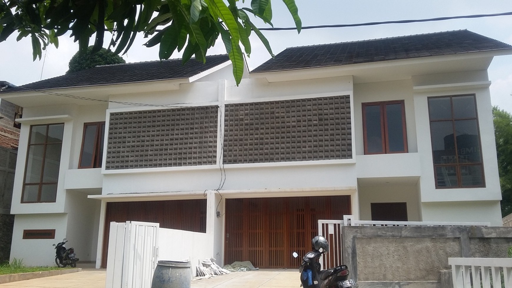 Rumah Cantik siap huni di Sektor 6 Bintaro Jaya