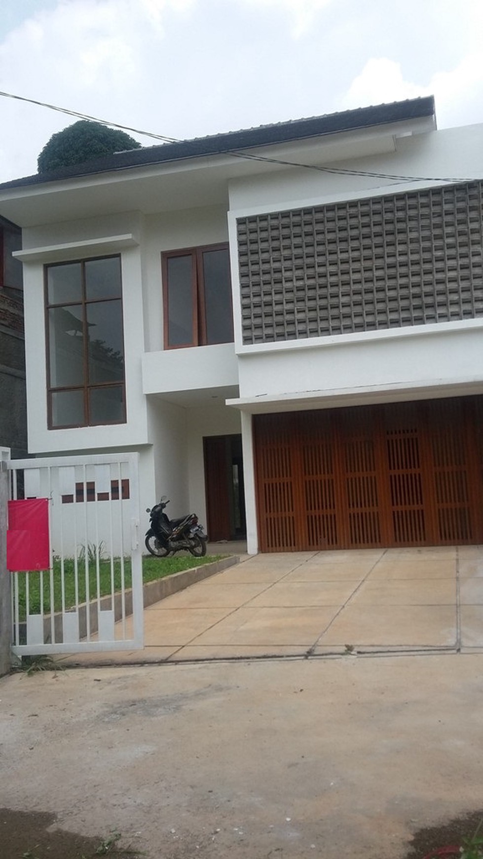 Rumah Cantik siap huni di Sektor 6 Bintaro Jaya