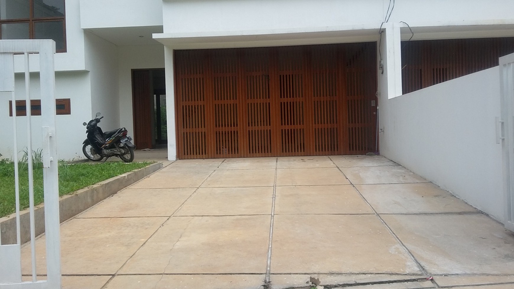 Rumah Cantik siap huni di Sektor 6 Bintaro Jaya