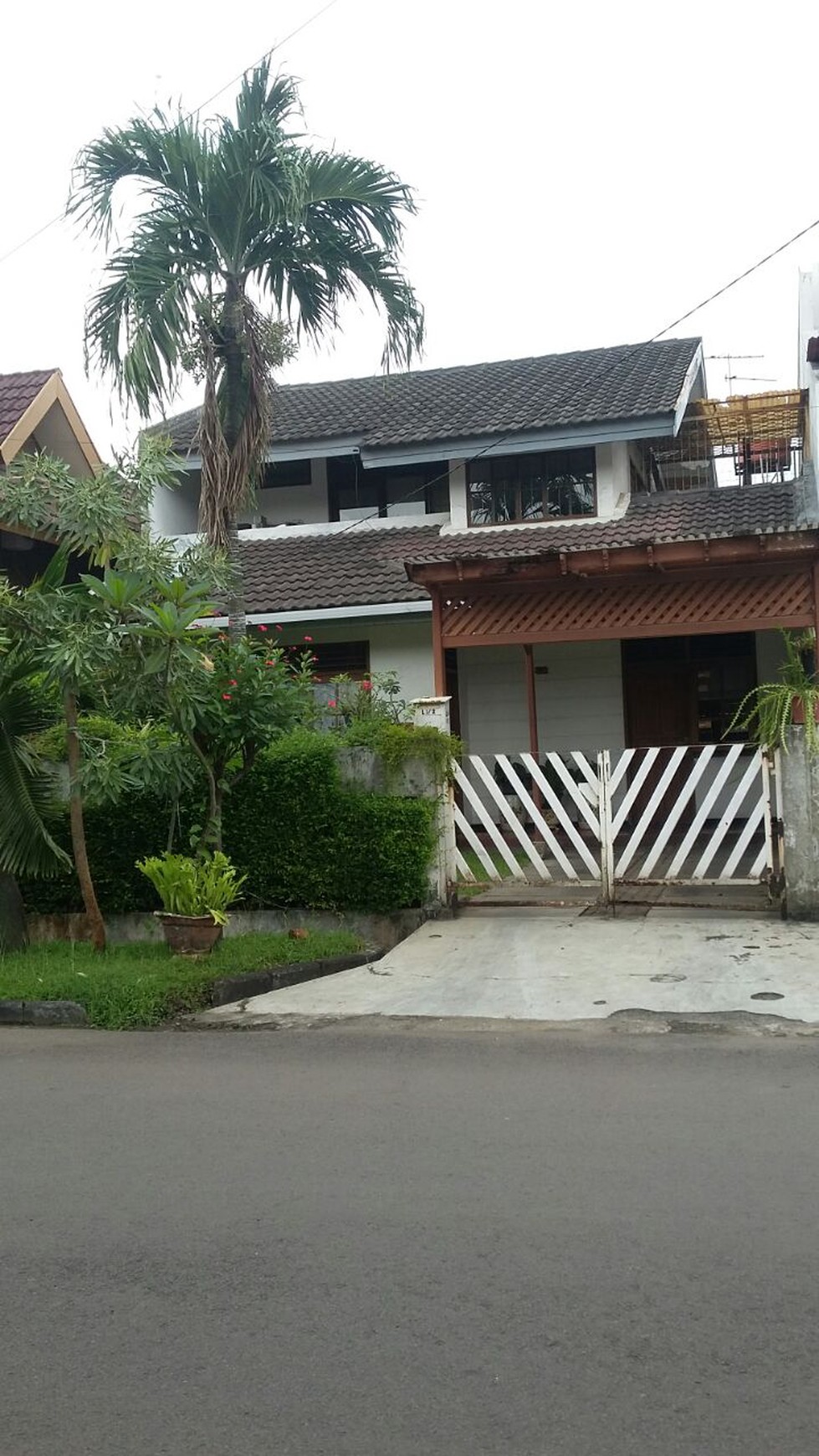 Rumah Bagus,siap huni,jalan lebar di Bumi Bintaro Permai Jakarta Selatan