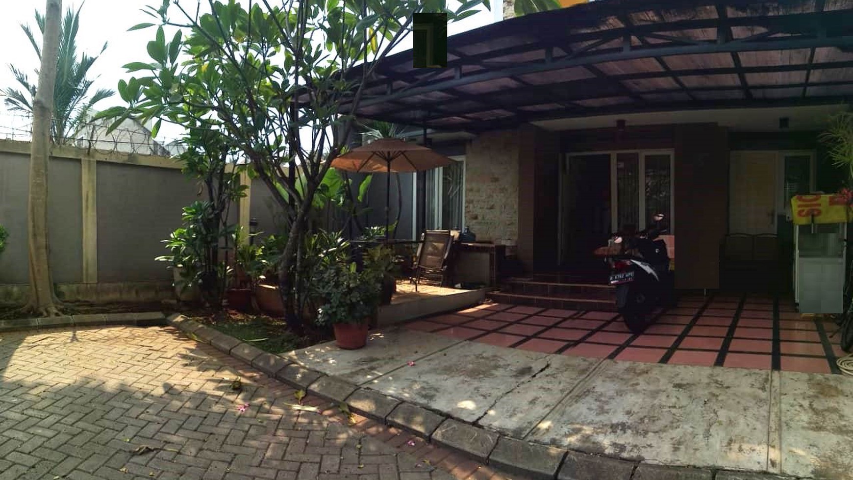 Rumah mungil, cantik, siap huni di bintaro hill