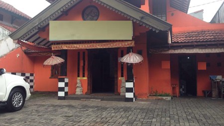 Rumah pinggir jalan,cocok untuk usaha di bintaro jaya sektor 3