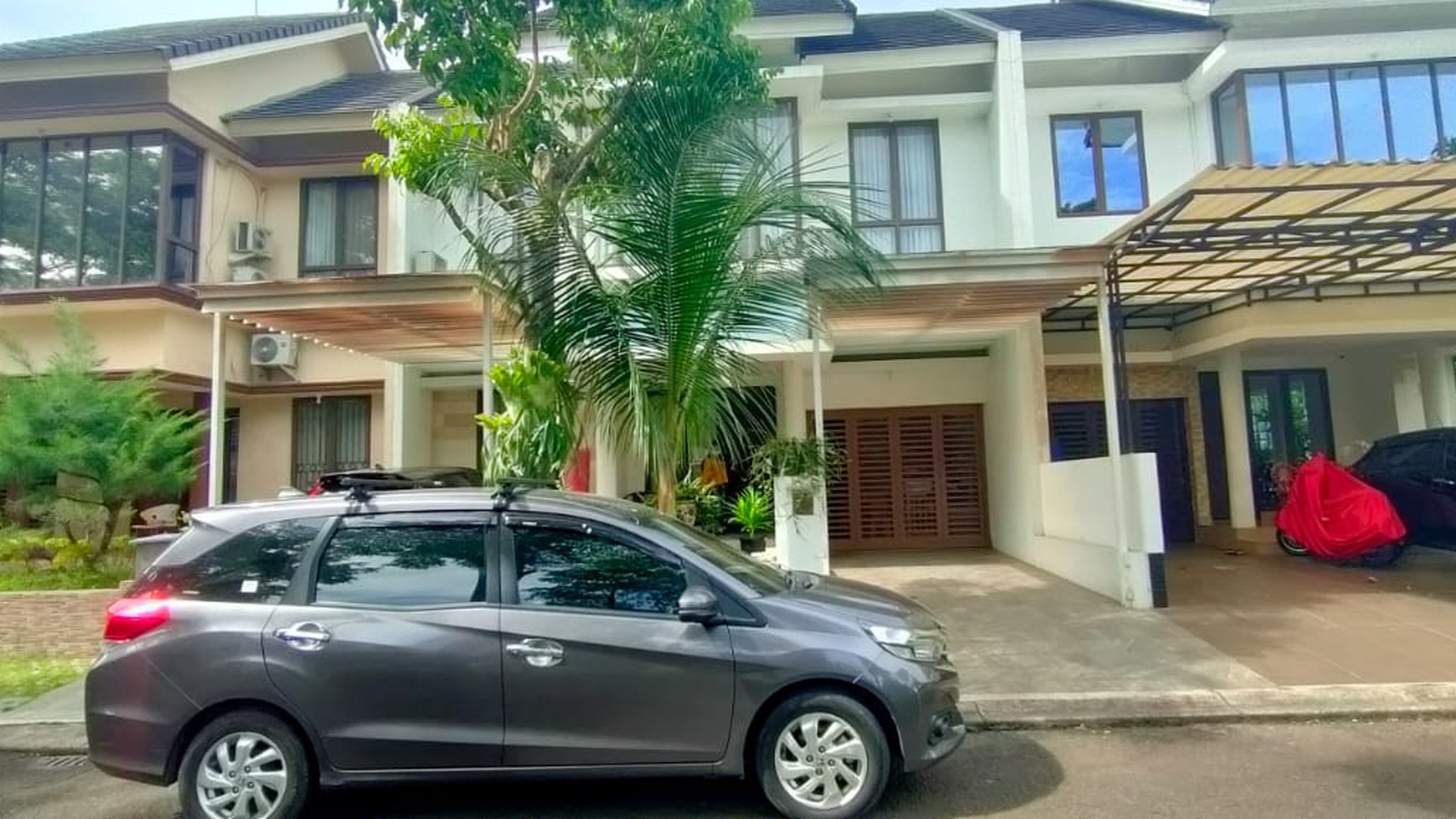 Rumah cantik, minimalis siap huni di discovery bintaro