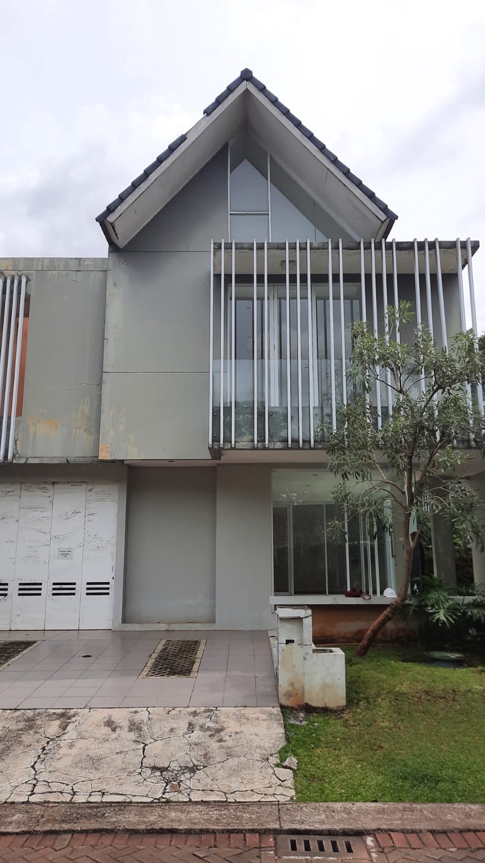 Rumah brand new siap huni di discovery bintaro