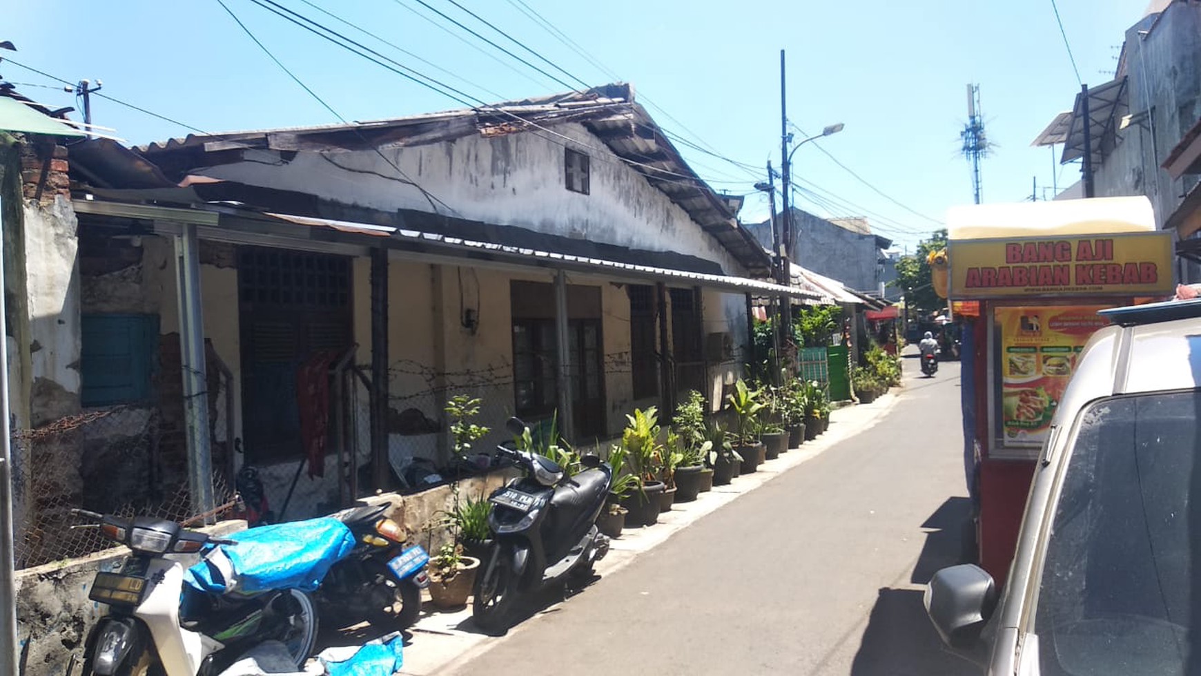 Rumah Hitung dengan Halaman Luas dan Terdapat Tempat Usaha @Jl Kramat, Senen