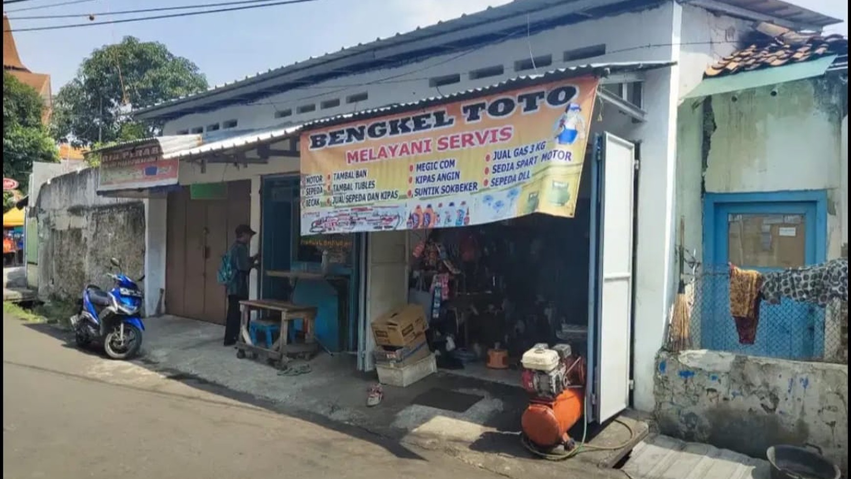 Rumah Hitung dengan Halaman Luas dan Terdapat Tempat Usaha @Jl Kramat, Senen