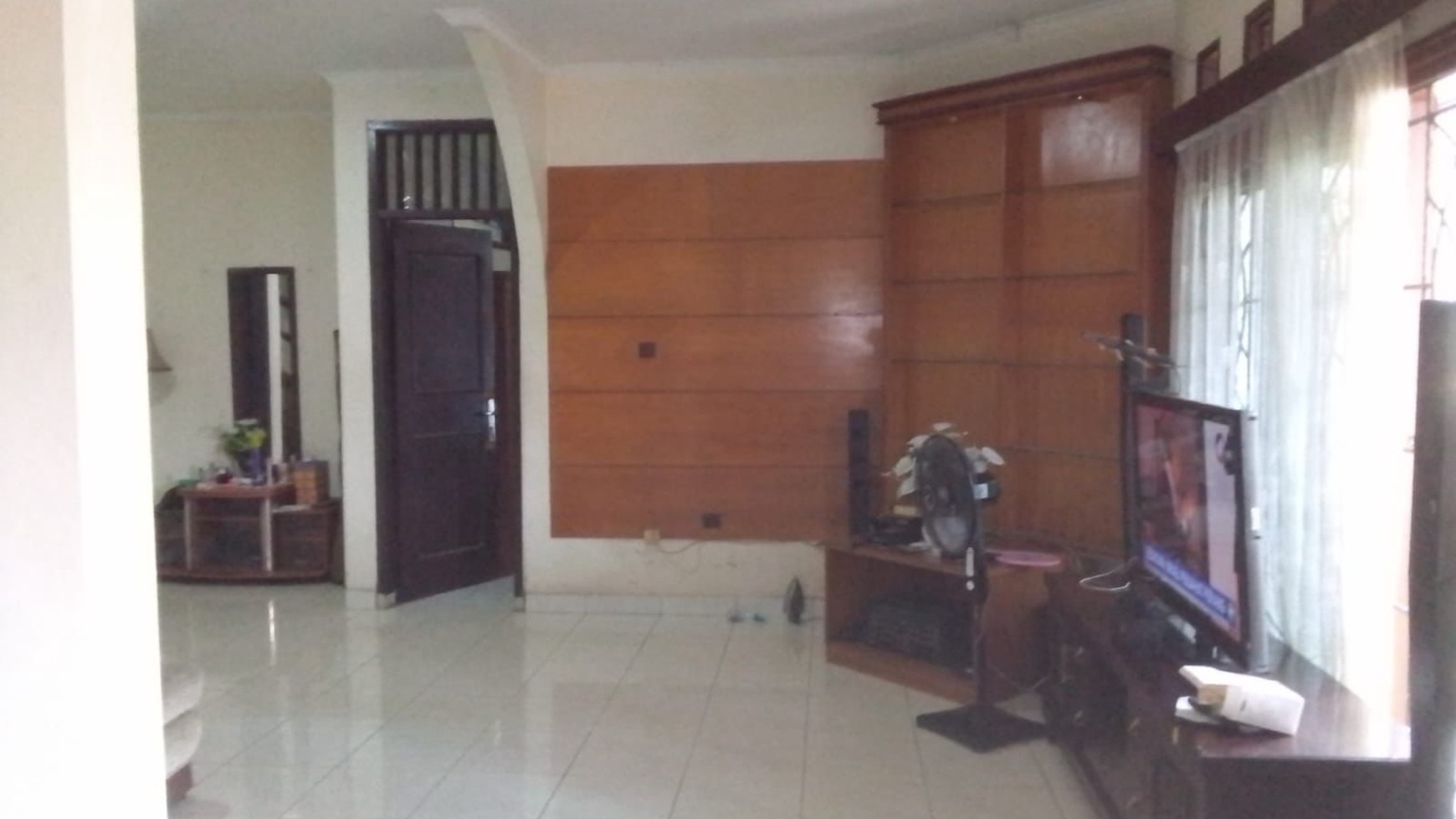 Rumah asri .,terawat rapi  di Arinda Pondok Aren Tangerang Selatan.