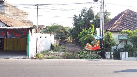 TANAH DILOKASI SETRATEGIS, COCOK UNTUK USAHA/KANTOR/DLL.