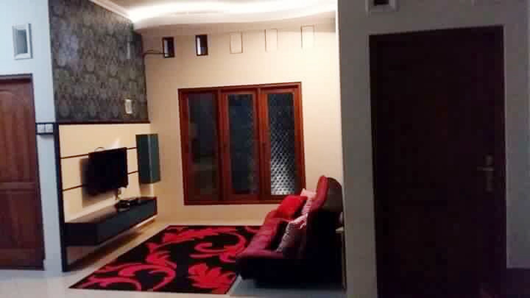 RUMAH TINGGAL+FURNITURE UNTUK KELUARGA, DALAM PERUMAHAN, DAERAH GODEAN