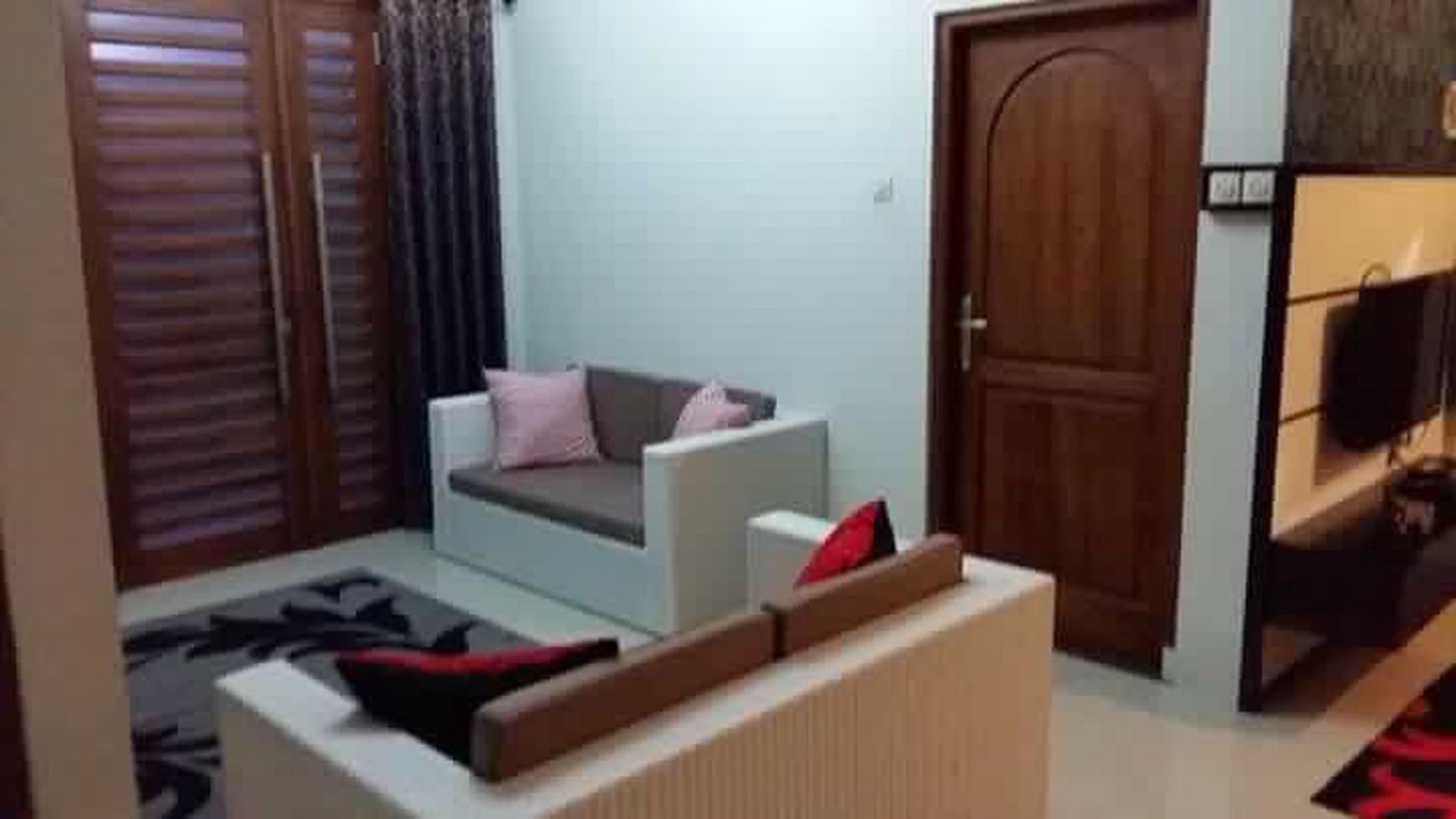 RUMAH TINGGAL+FURNITURE UNTUK KELUARGA, DALAM PERUMAHAN, DAERAH GODEAN