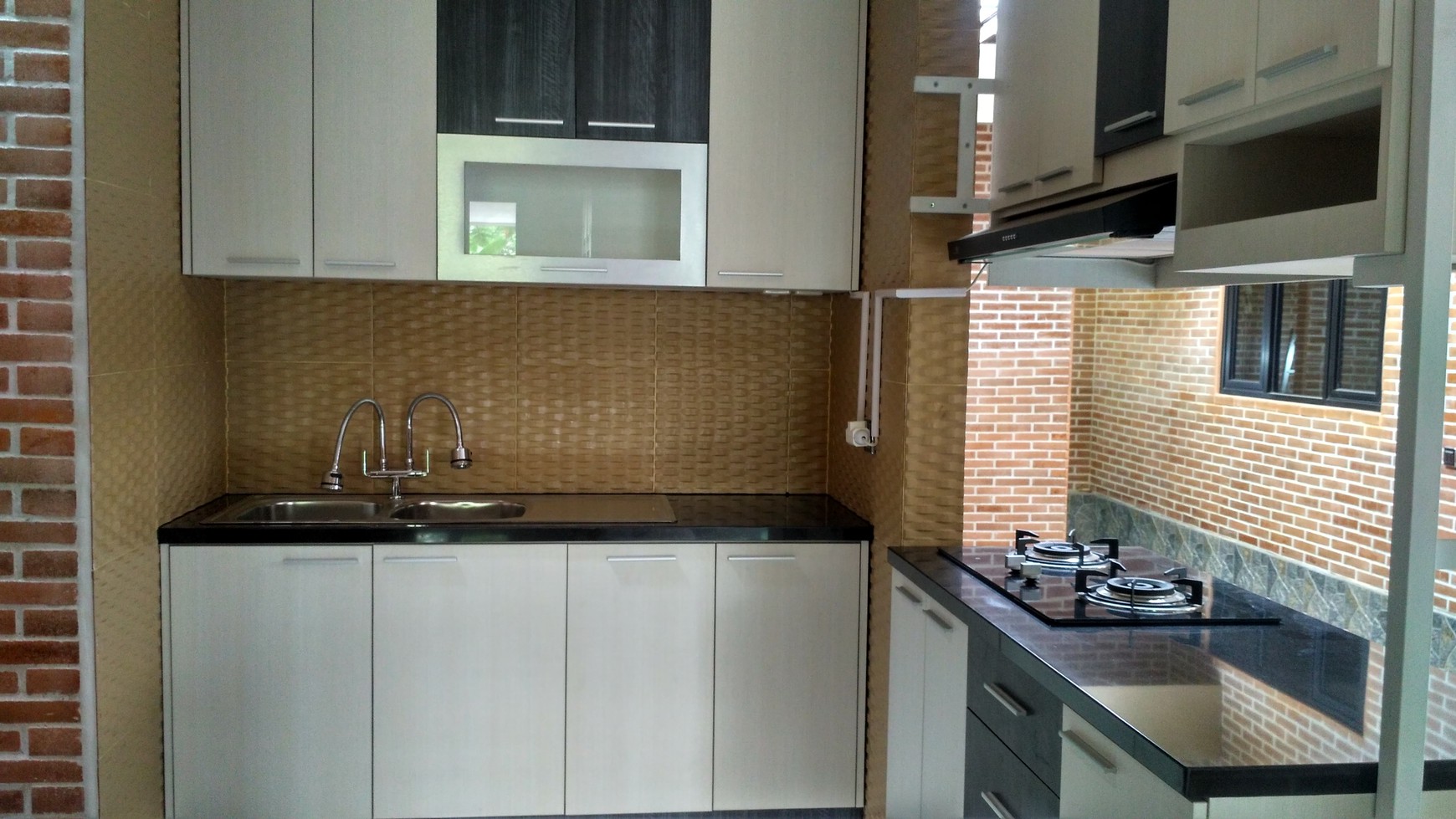 RUMAH TINGGAL, COCOK UNTUK KELUARGA BESAR, TIMUR JOGJA BAY